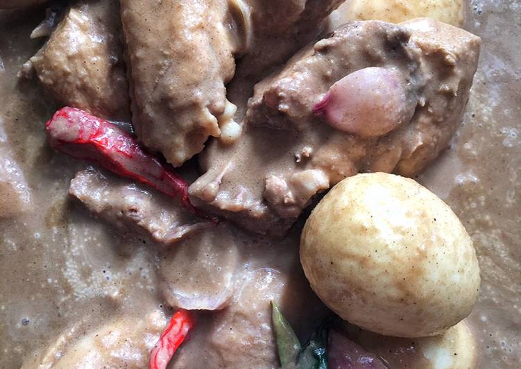 Bagaimana Menyiapkan Kurma Ayam dan Telur (#pinkboxcereal #cook4shaf) yang Menggugah Selera