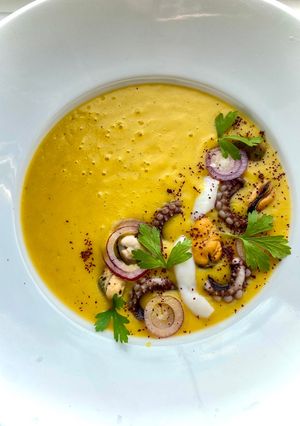 Фото Овощной крем-суп с морепродуктами.