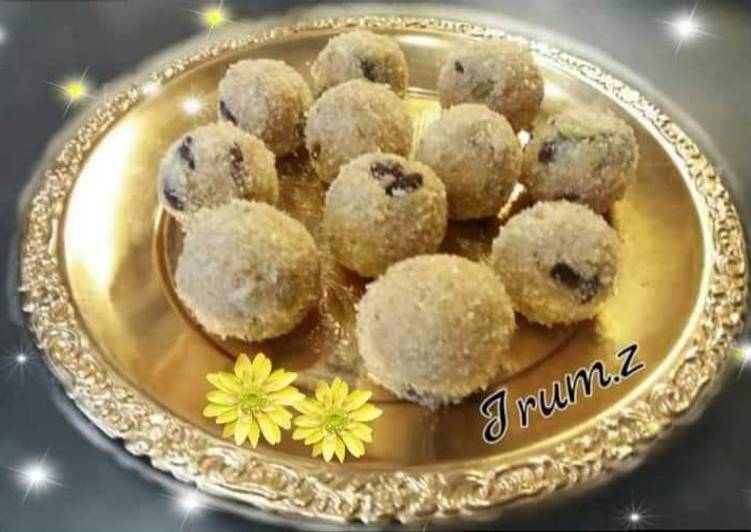 🍚Sooji Ladoo🍚
 (rava or semolina ladoo or balls)