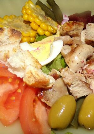 Una foto de Ensalada de POLLO