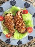 Pechuga con salsa de soja y cebolla