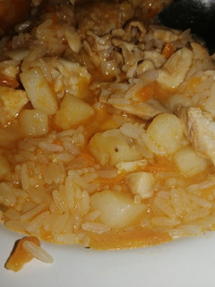 Una foto de Guisito de arroz con pollo 🍗
