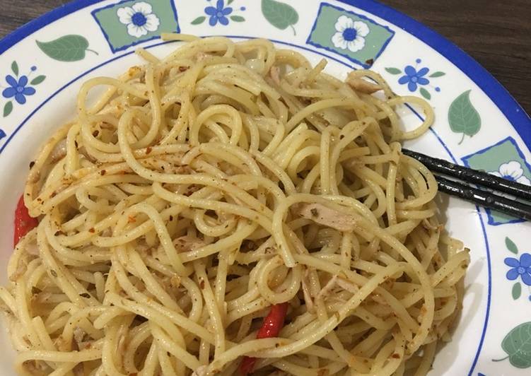 Cara Gampang Membuat Spaghetti Aglio Olio Tuna, Sempurna
