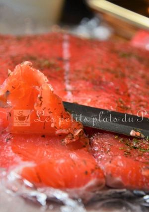 Une photo de Saumon gravlax à la vodka et betterave