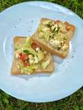 Überbackener sommerlicher Toast
