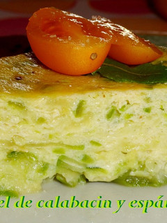 Una foto de Pastel de calabacín y espárragos trigueros en microondas