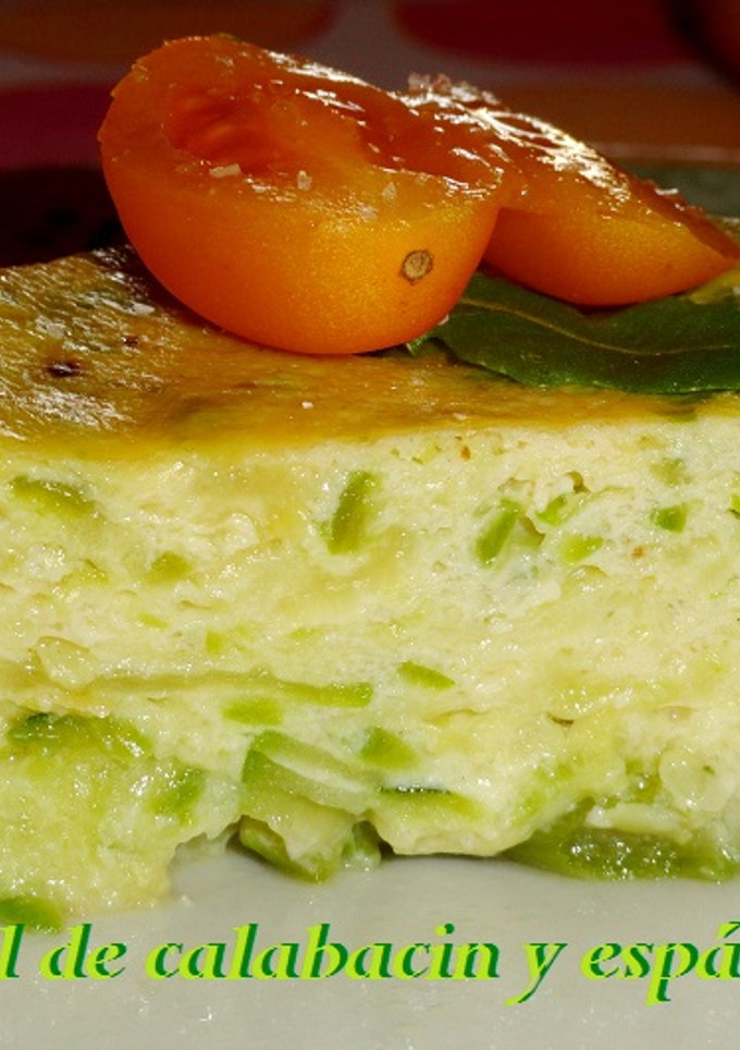Una foto de Pastel de calabacín y espárragos trigueros en microondas