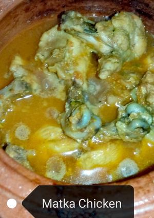 A picture of Matka chicken.