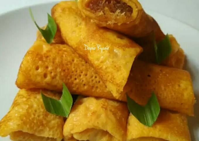 Easiest Way to Make Tasty Dadar Gulung Wortel Unti Kelapa