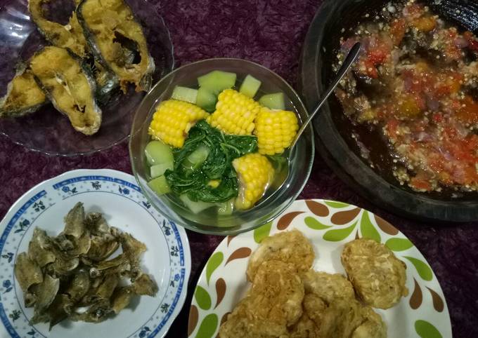 Sayur Bening Ikan Asin Sepat Tempe Goreng Ikan Patin Sambal