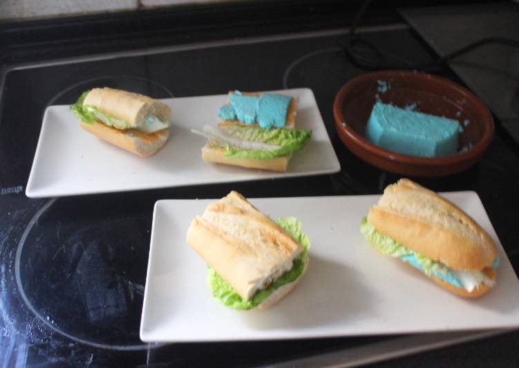 Bocadillo de queso fresco azul