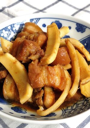 Hình của món Thịt kho dừa.