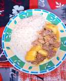 Carne en salsa huancaina con albahaca