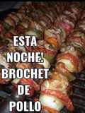 Brochettes de pollo