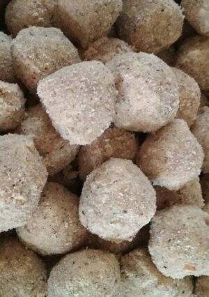 A picture of Nariyal laddu.
