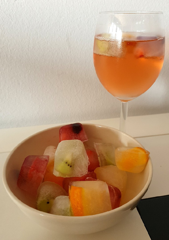 Una foto de Cubitos con frutas