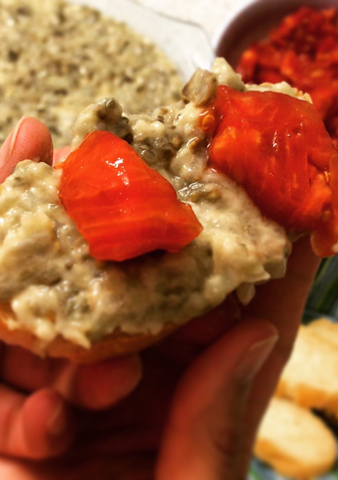 Una foto de Ensalada 🥗de berenjenas 🍆 y mayonesa tradicional paso a paso