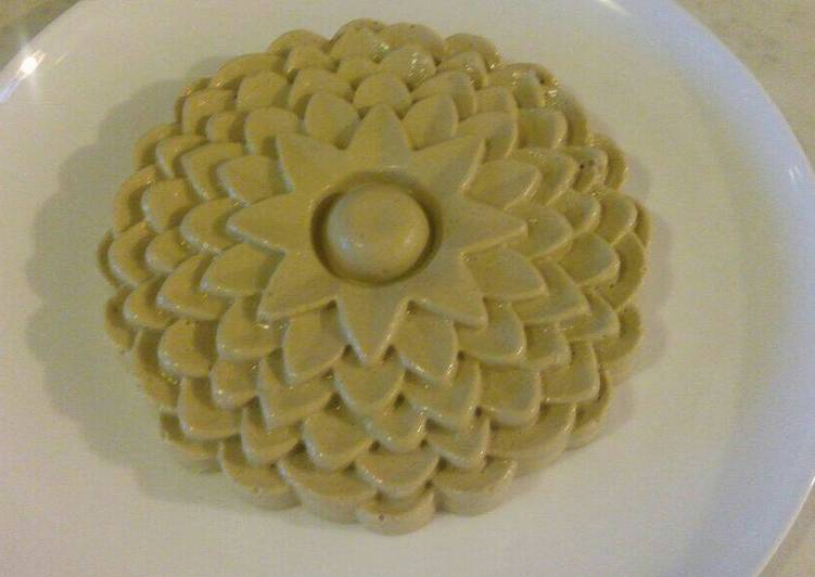 Mousse de atún con espárragos