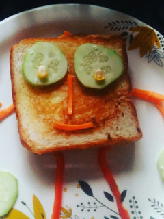 चीज़ वेजिटेबल सैंडविच (Cheese vegetable sandwich recipe in Hindi) रेसिपी मुख्य फोटो