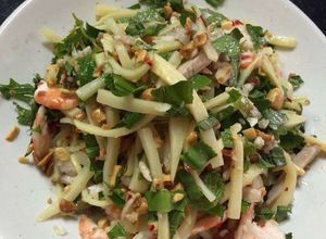 Hình của món Nộm măng tôm thịt.