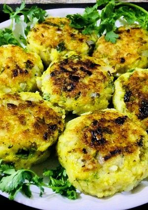 મગદાળની ખીચડીની પેટીસ (Moongdal Khichdi Pattice Recipe In Gujarati) રેસીપી મુખ્ય ફોટો