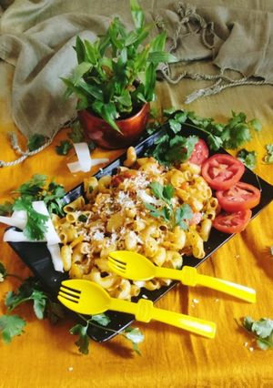 A picture of Macaroni cheese pasta 🍝.