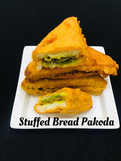 பிரட் ஸ்டப் பக்கோடா (Bread Step Pakoda Recipe in Tamil) செய்முறை முக்கிய புகைப்படம்
