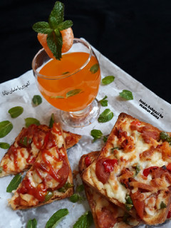 عکسی از دستور پیتزا نان تست 🍕🍞