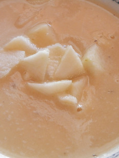 Una foto de Puré de calabaza y manzana