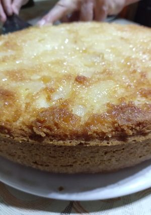 Una foto de Torta de peras invertida