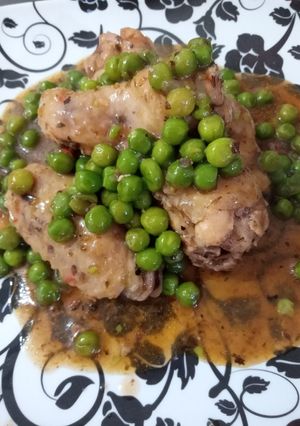 Una foto de Pollo Arvejado