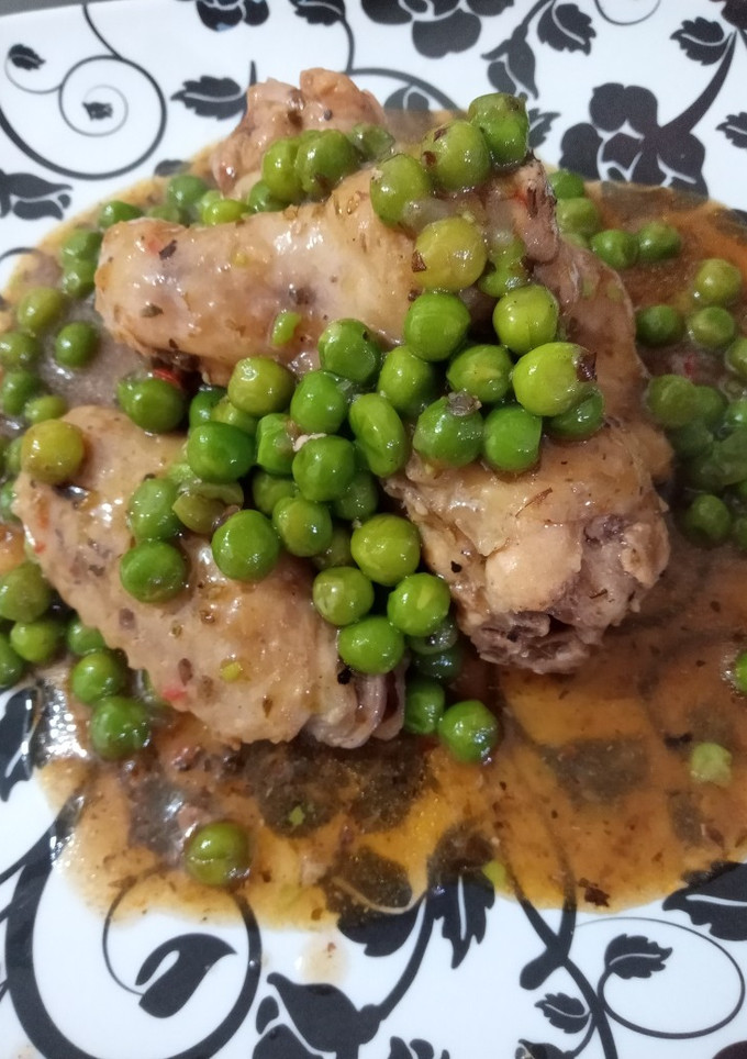 Una foto de Pollo Arvejado