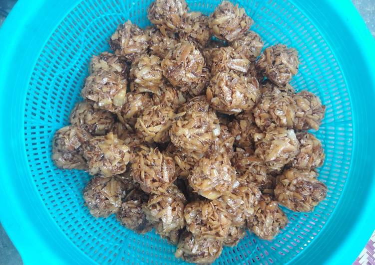 Sweet coconut balls