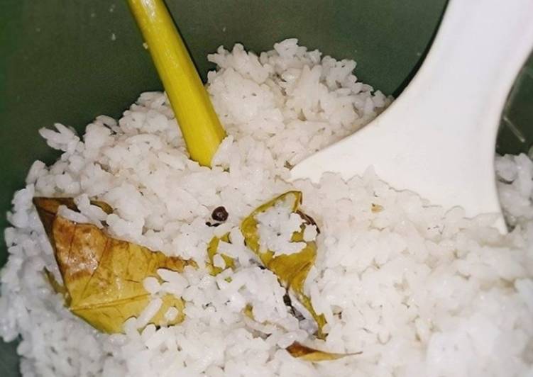 Bagaimana Membuat Nasi Uduk Rice Cooker, Enak