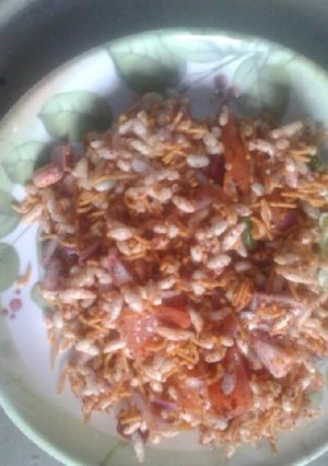 चटपटी भेलपूरी (Chatpati bhel puri recipe in Hindi) रेसिपी मुख्य फोटो