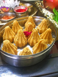A picture of Besan(roasted chanadal) Modak.