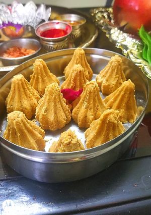 A picture of Besan(roasted chanadal) Modak.