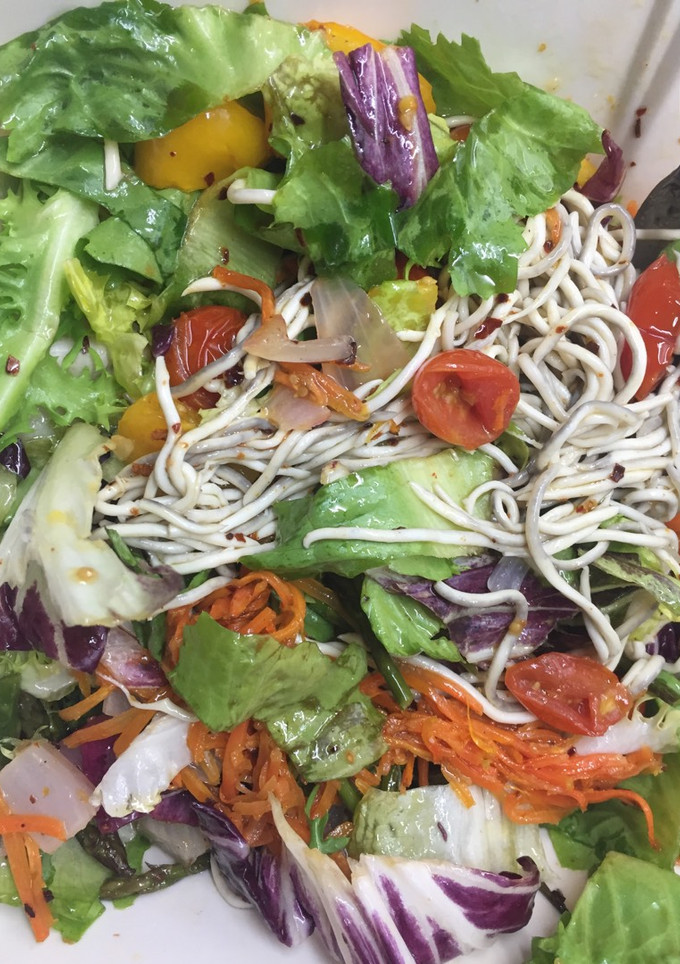 Una foto de Ensalada templada de gulas
