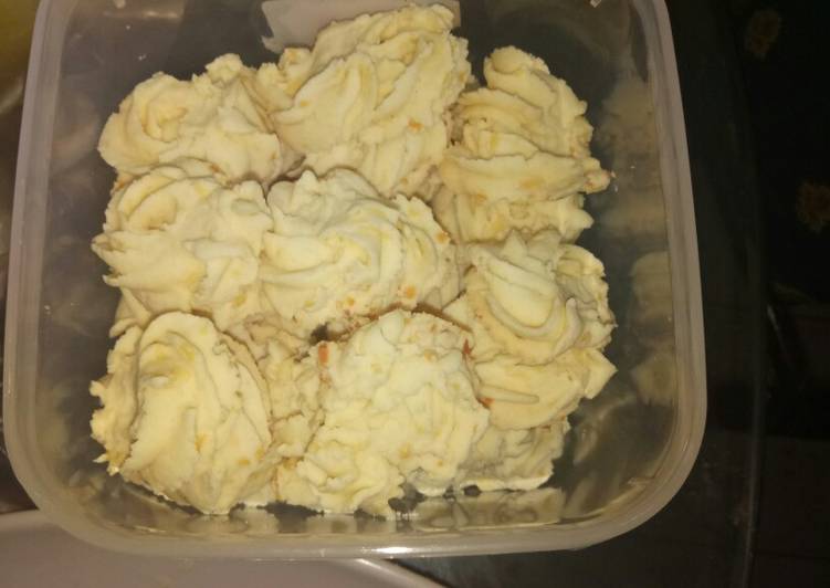 Kue sagu keju