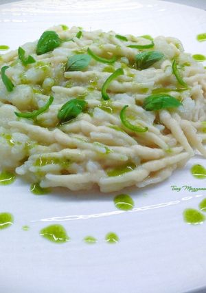 Foto di Trofie con cavolfiore e salsa di alici