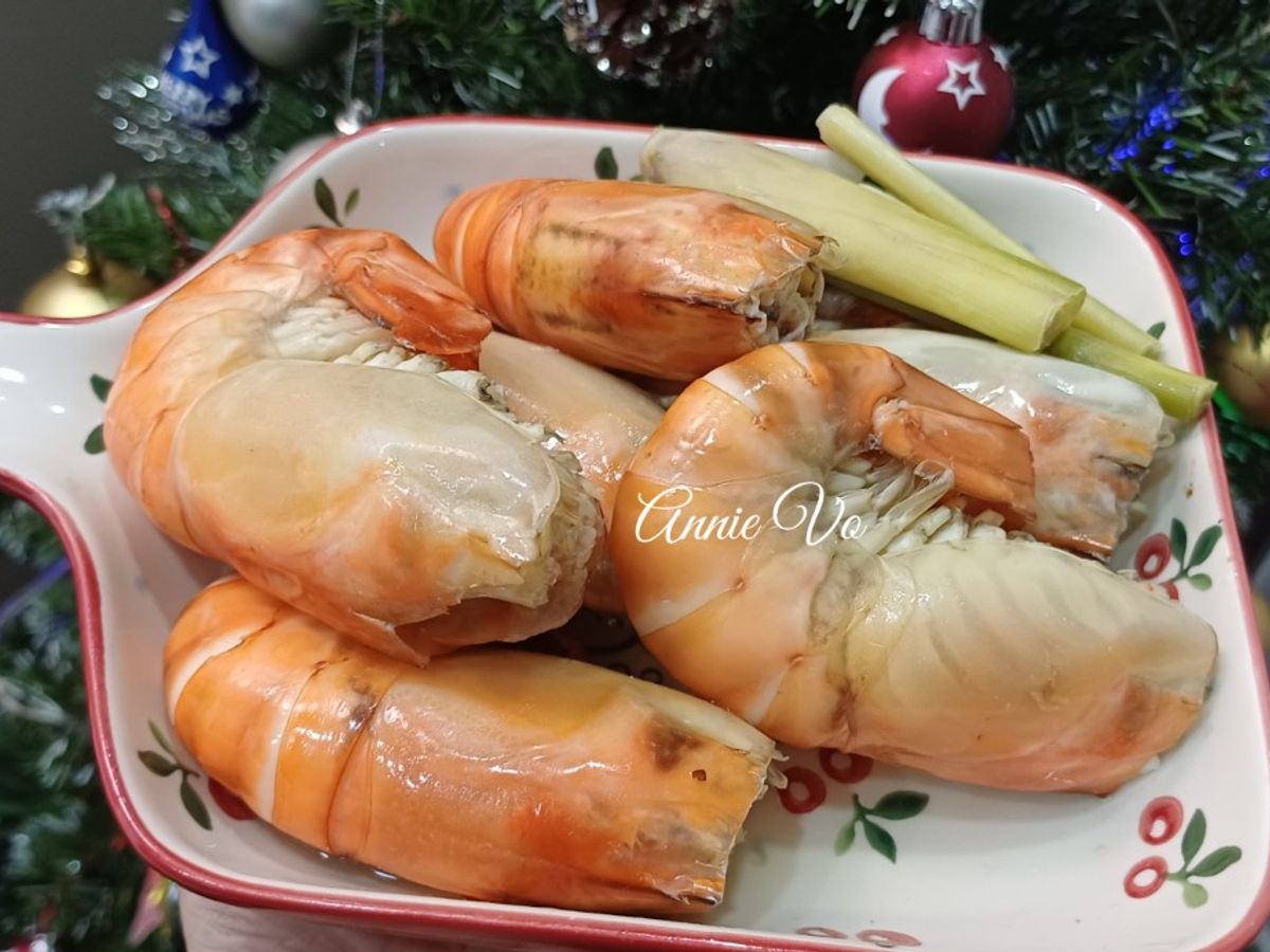 Tôm càng xanh luộc nước dừa