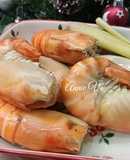 Tôm càng xanh luộc nước dừa