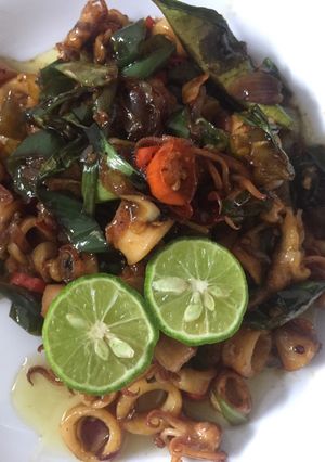Foto resep Tumis cumi asin mercon