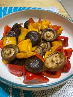 甜椒炒菇 的食譜成品照片
