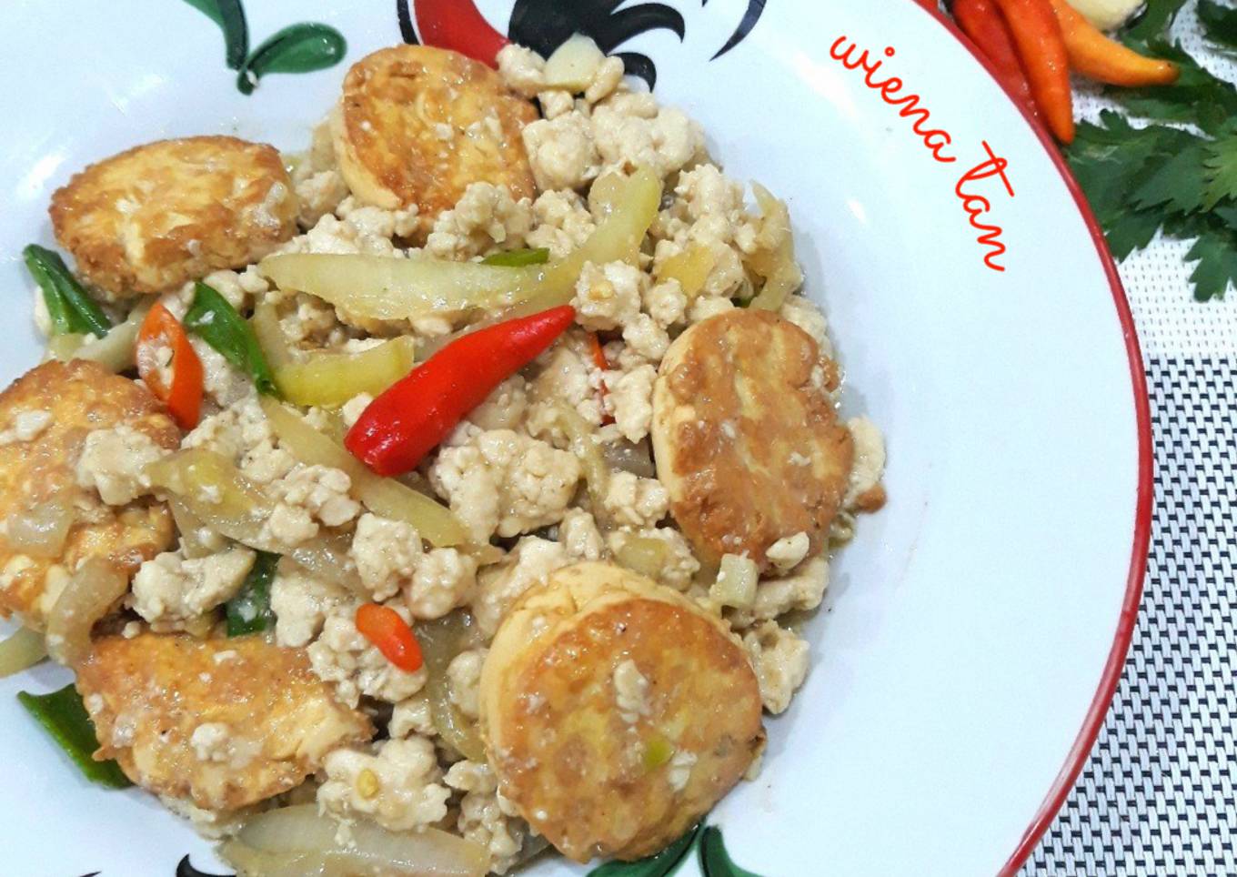 Thai Minced Chicken and Egg Tofu