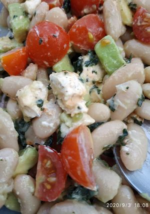 Avokádos fehér bab saláta recept fotója