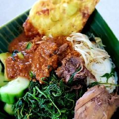 A picture of PECEL (Mixed Vegetable Salad with Spicy Peanut Sauce).