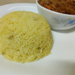 A picture of Turmeric rice.