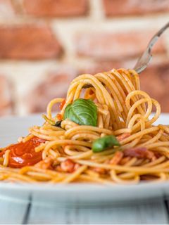 Paradicsomos baconos spagetti recept fotója