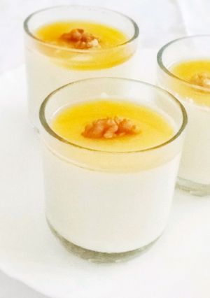 A picture of Yogurt Panna cotta.